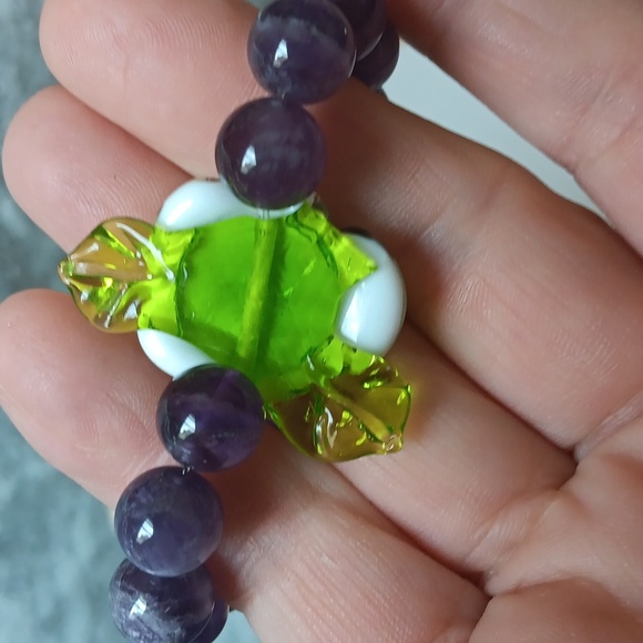 Elegant Lampwork Floral & Amethyst Beaded Stretch Bracelet - Picture 4 of 4